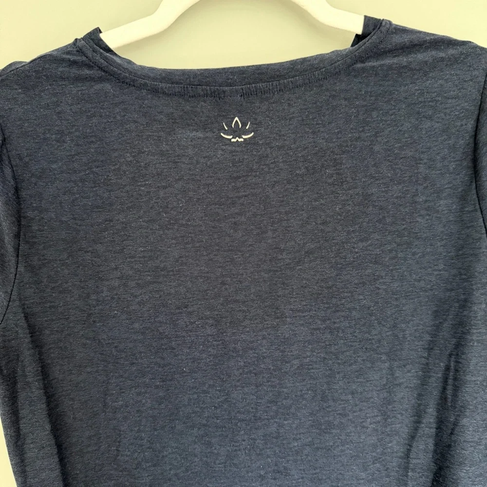 Beyond Yoga "On the Down Low" T-Shirt Nocturnal Navy Blue Soft Workout Tee - Picture 10 of 15